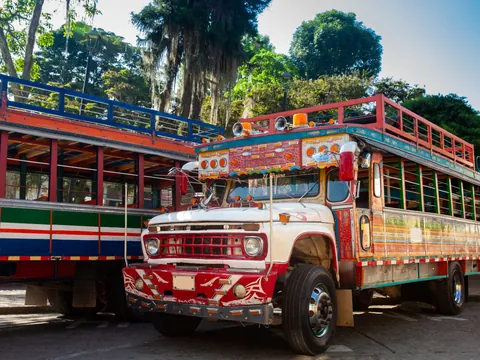 chiva-tour-medellin.jpg
