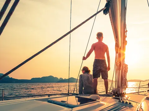 Paseo en catamarán al atardecer por Valencia