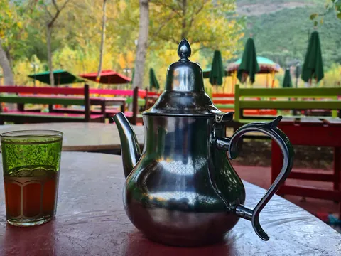 Té marroquí servido en Setti Fatma, valle del Ourika