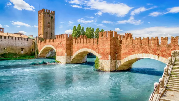 El puente Castelvicchio, uno de los más bonitos de la ciudad.