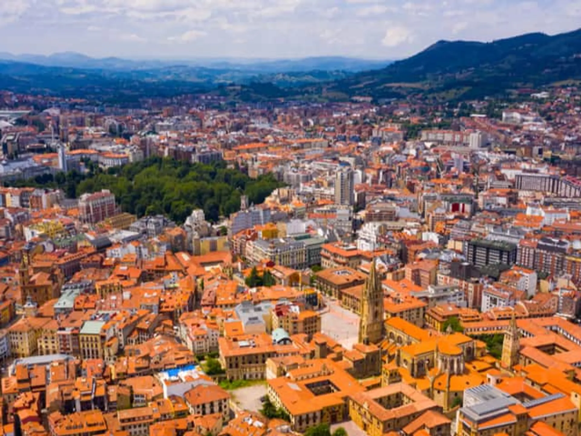 Panorámica de la ciudad de Oviedo- Oviedo-Guía de Viajes Buendía Tours