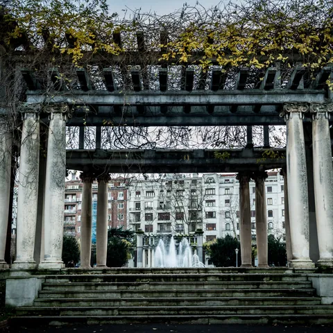 Pergola del Parque Doña Casilda de Bilbao  - Parque Doña Casilda - Qué ver en Bilbao - Guía de Viajes Bilbao - Buendía