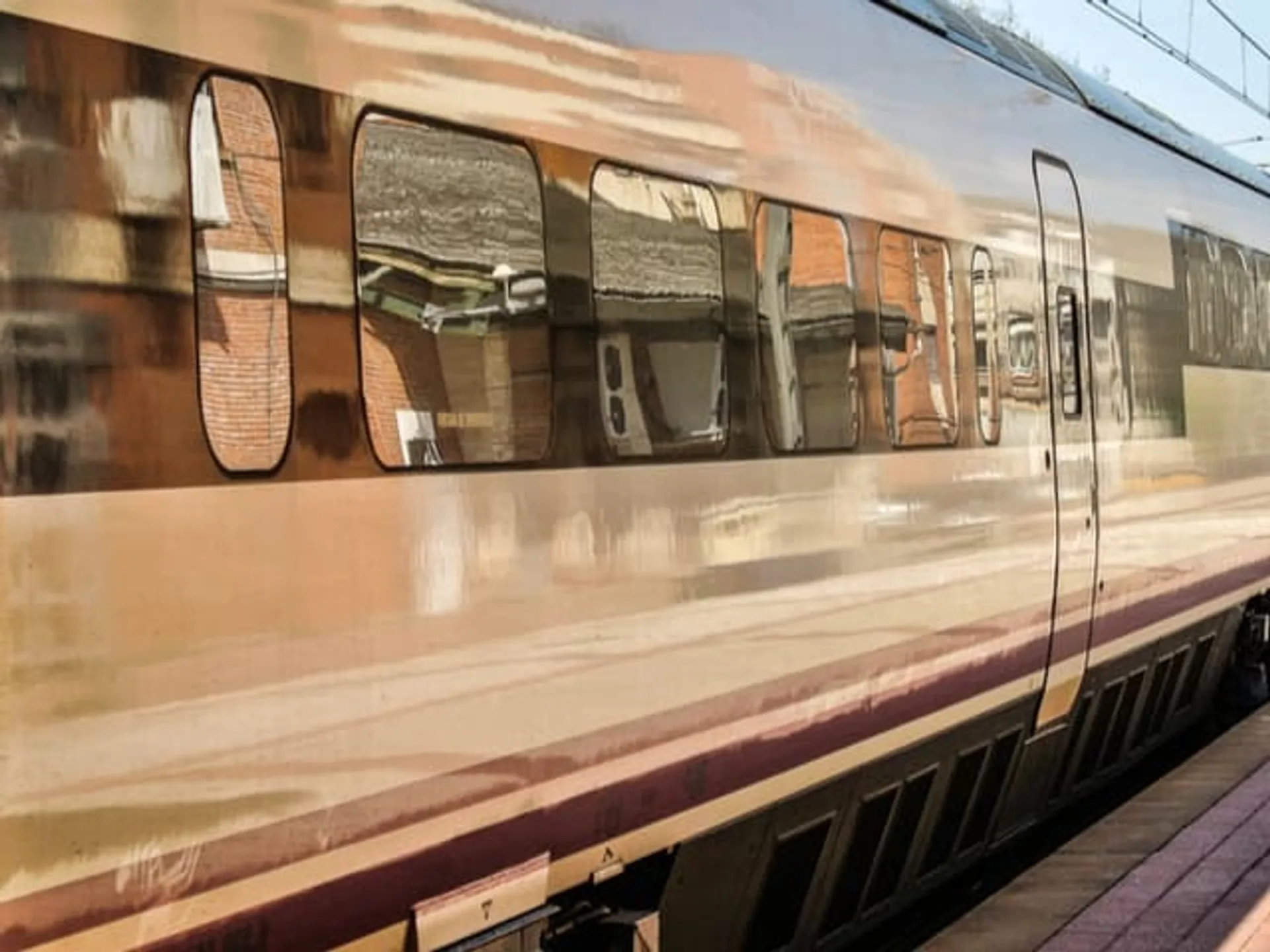 Alvia de Madrid a Asturias- Los escenarios de la película A todo tren, destino Asturias - Blog Buendía Tours