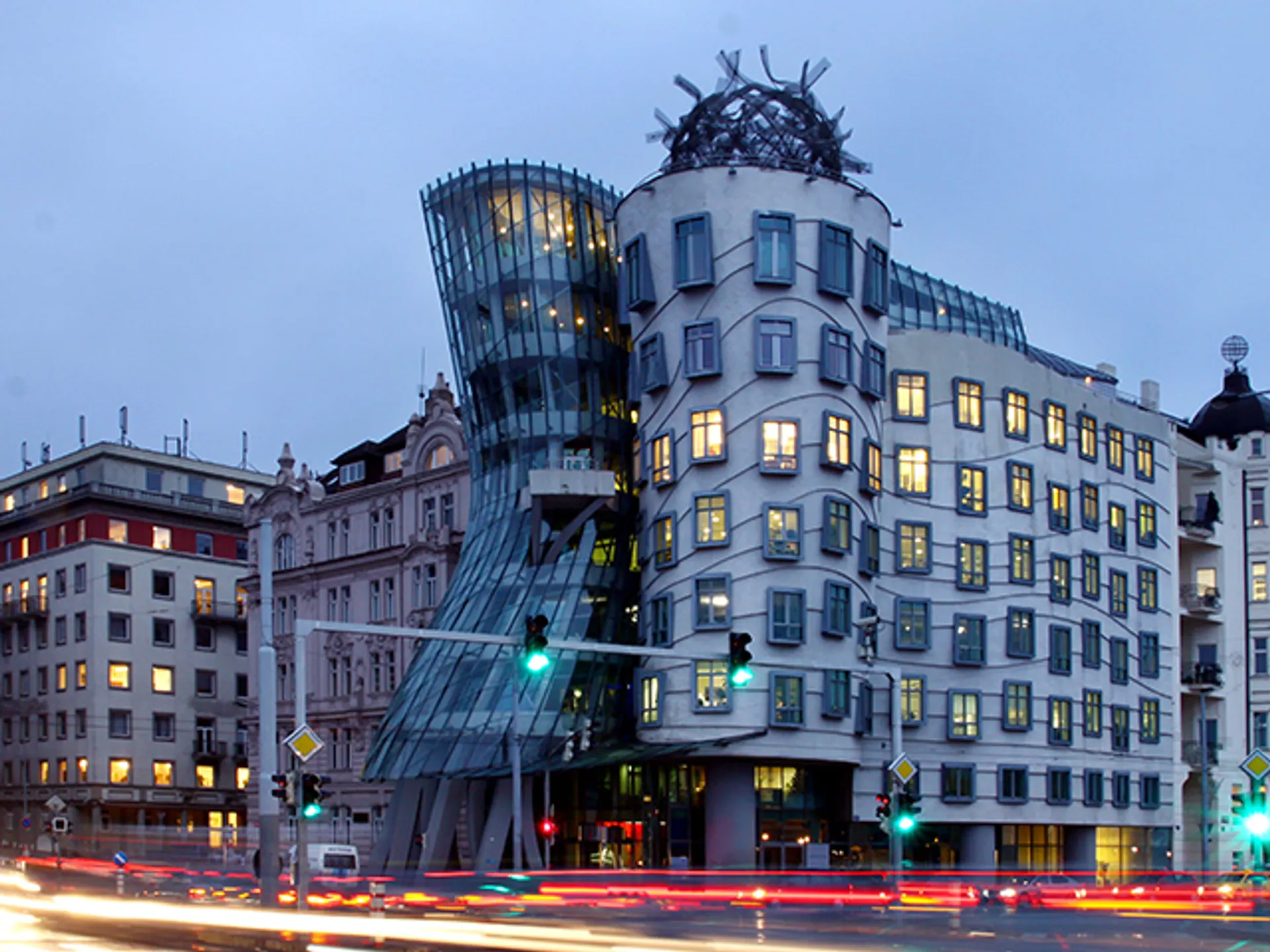 Casa Danzante - Qué ver en Praga - Guía de viaje Praga - Buendía Tours