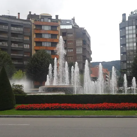 Plaza de España de Oviedo - Buendía Tours