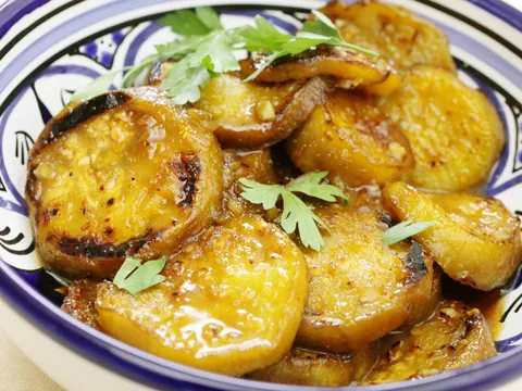 Berenjenas con miel de caña - Comida típica de Granada - Qué comer en Granada - Comer en Granada - Guía de viaje Granada - Buendía Tours