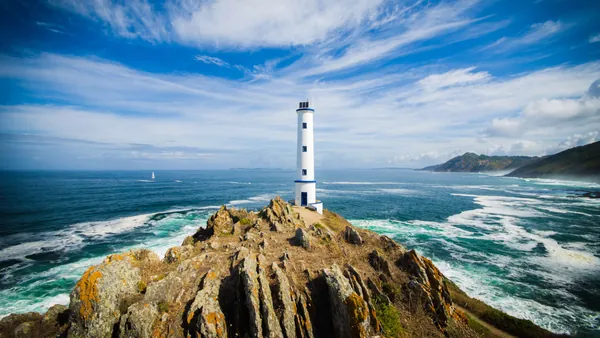 Paseos en barco en Finisterre para descubrir la Costa da Morte desde el Atlántico