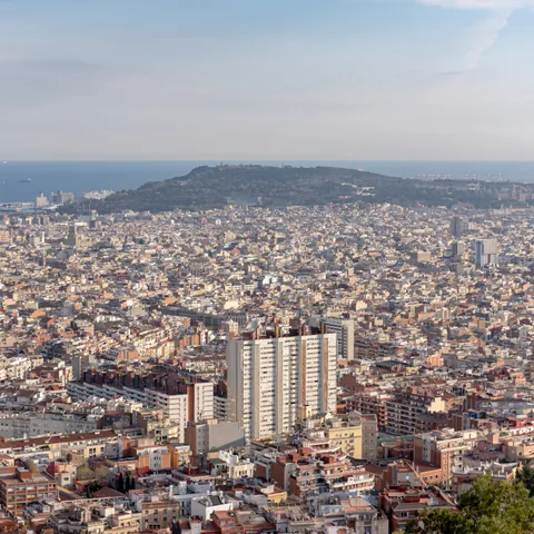 Vistas de Barcelona desde los Bunkers del Carmel - Bunkers del Carmel de Barcelona - Qué ver en Barcelona - Guía de Viajes Barcelona - Buendía Tours