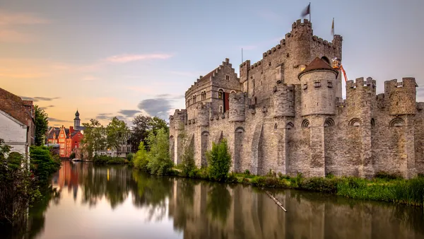 tour privado Gante visita guiada privada Castillo Condes Flandes Bélgica