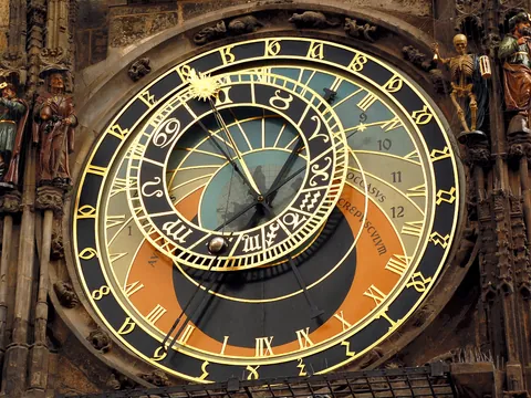 Entrada a la torre del Reloj Astronómico de Praga con 20 minutos de introducción