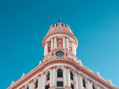 Detalle del edificio de Correos en Madrid