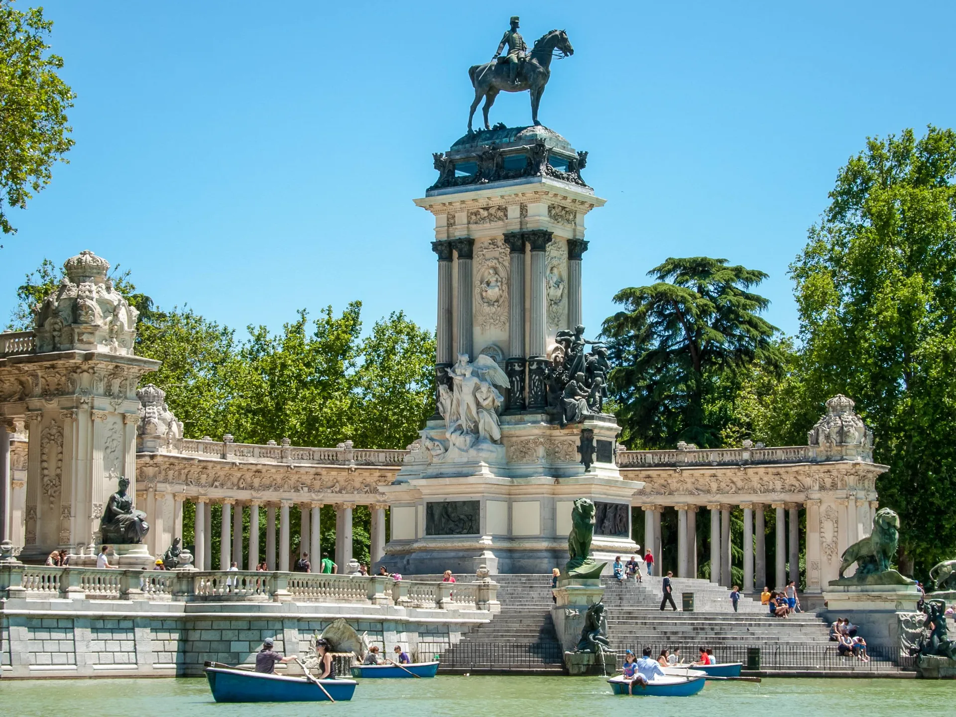 Estanque Grande - Parque de El Retiro - Qué ver en Madrid - Guía de viaje Madrid - Buendía Tours