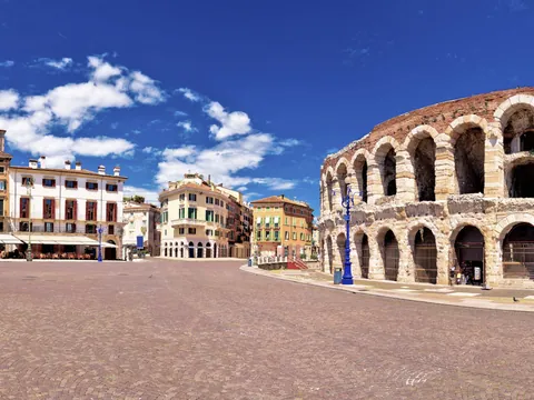 Puertas de acceso al Arena de Verona, lugar en el que comenzará la visita guiada.