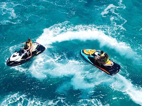 Paseo en moto de agua por la bahía de Alcúdia