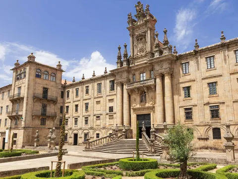 free tour Santiago Imprescindible visita guiada Santigao Compostela Convenio San Martino Pinario Galicia