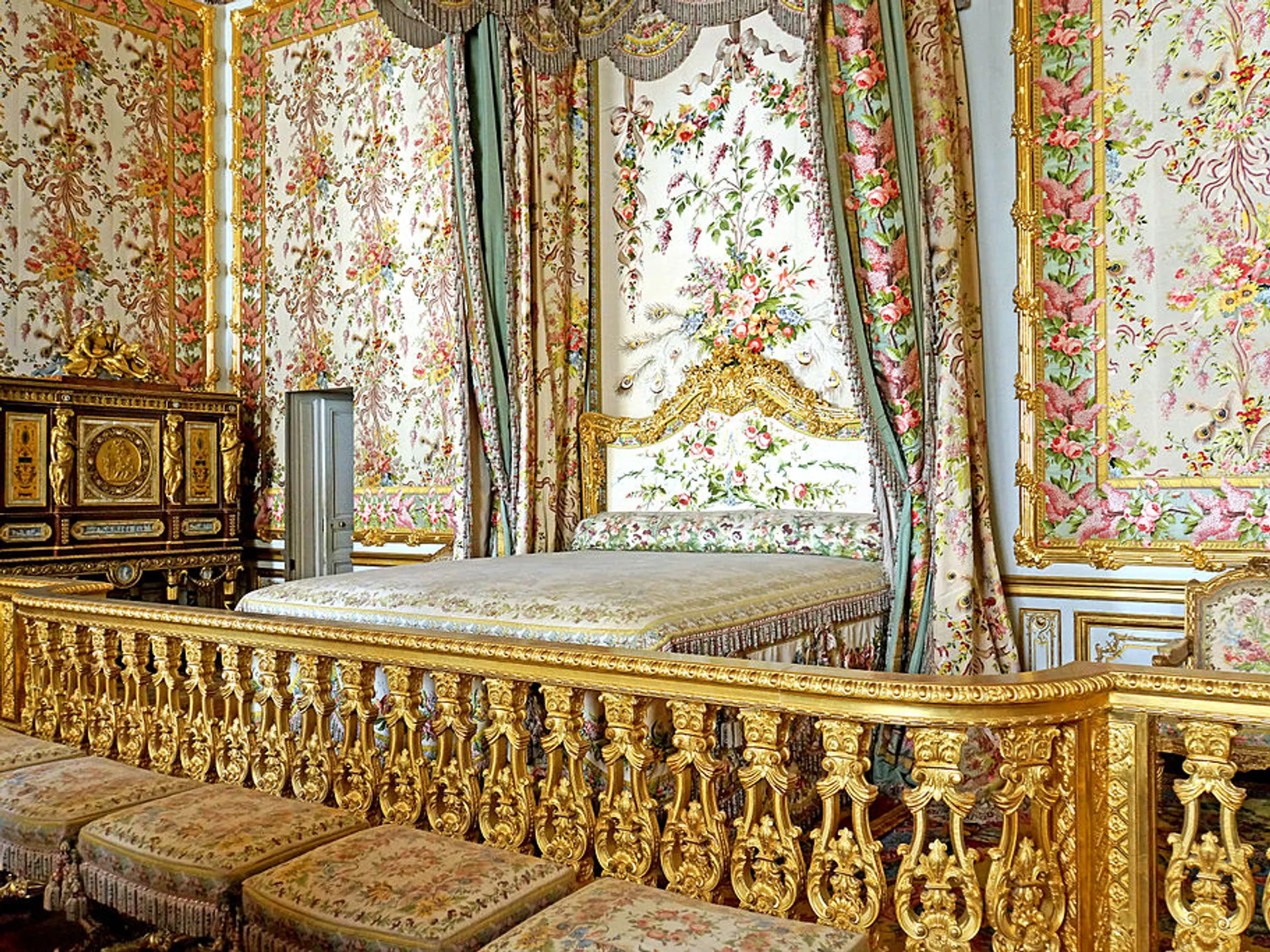 Dormitorio de la Reina en el Palacio de Versalles de París-Palacio y Jardines de Versalles - Palacio de Versalles - Buendía Tours 