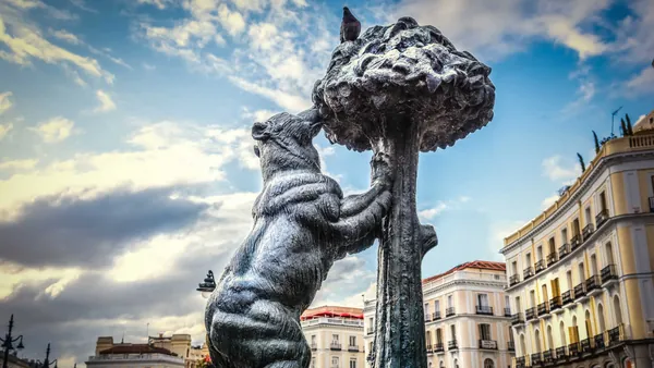 Oso Madroño Puerta Sol tour a Pie Madrid Monumental