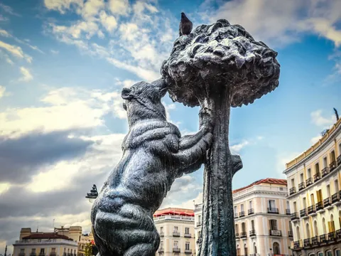 Oso Madroño Puerta Sol tour a Pie Madrid Monumental