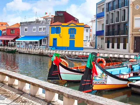 paseo en barco Canales Moliceiro Aveiro