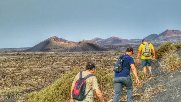 Sendrismo Guiado Lanzarote paisaje Lunare Trekking Rutas Guias de Montaña islas Canarias España