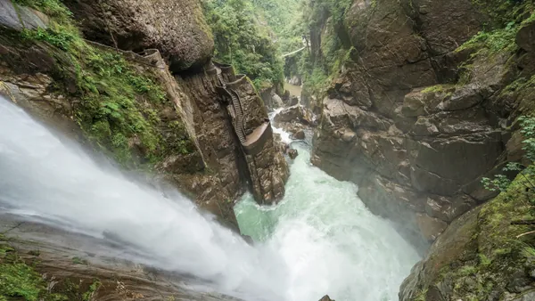 excursion-pailon-del-diablo-banos.jpg
