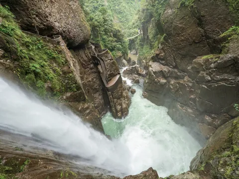 excursion-pailon-del-diablo-banos.jpg