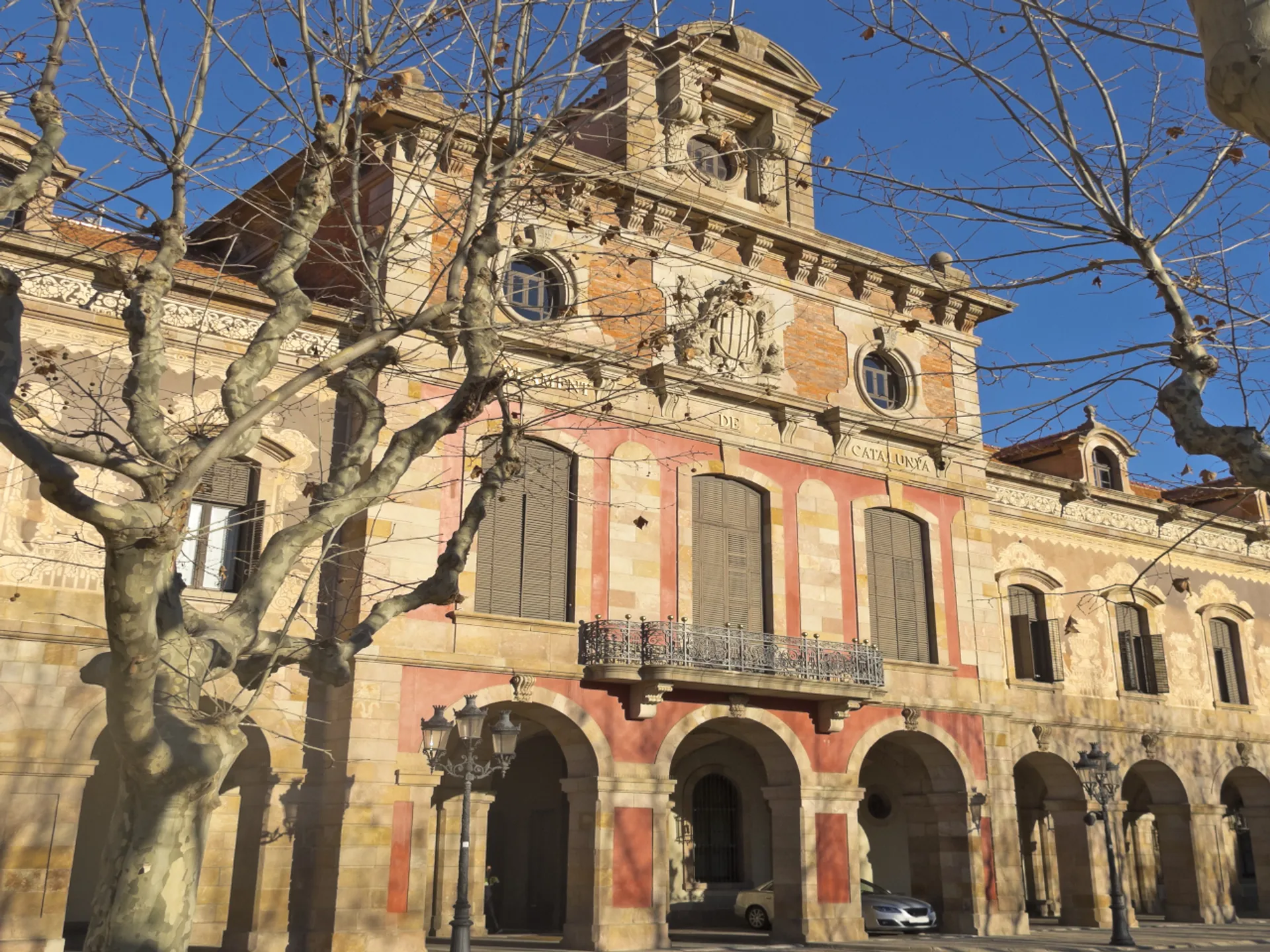 Parlamento de Cataluña - Parque de la Ciutadella de Barcelona - Qué ver en Barcelona - Guía de Viajes Barcelona - Buendía Tours