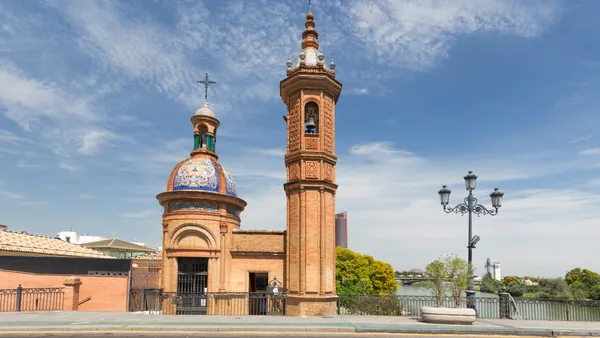 Castillo San Jorge Capilla Carmen visita guiada Barrio Triana Sevilla