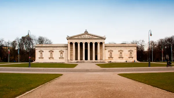 Múnich tournazismo Königsplatz
