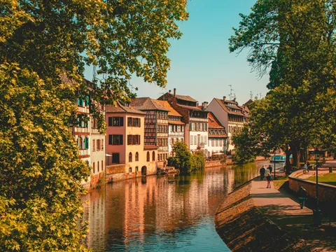 Petite France y río Ill, Estrasburgo, Francia