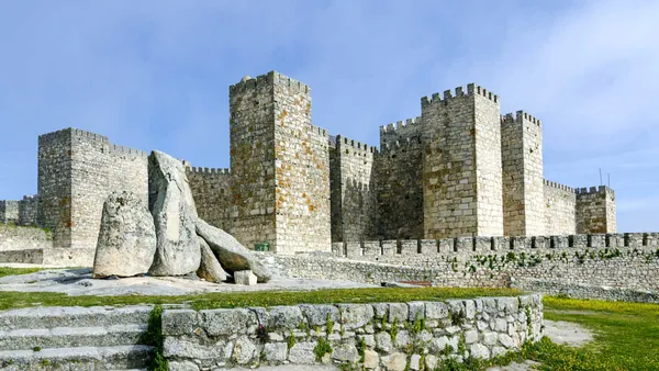 Castillo free tour Trujillo