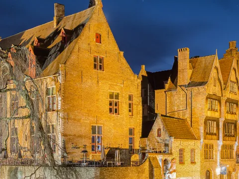 Muelles de Brujas anochecer-Free Tour Brujas nocturno-Buendía