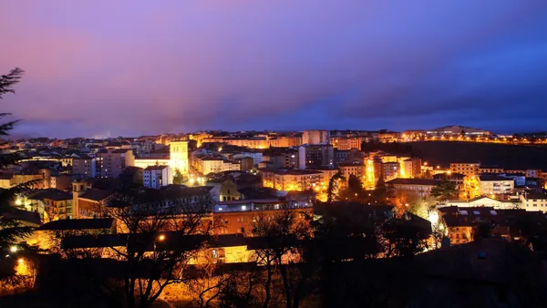 Vista panorámica nocturna de Soria