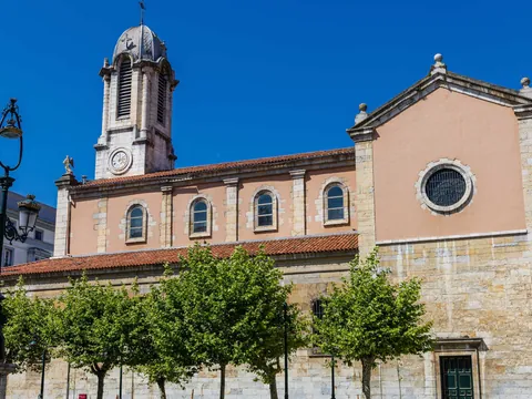 Iglesia de San Francisco en el centro de Santander, Cantabria