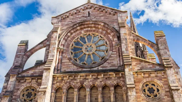 Fachada de la iglesia de Nuestra Señora de la Asunción.