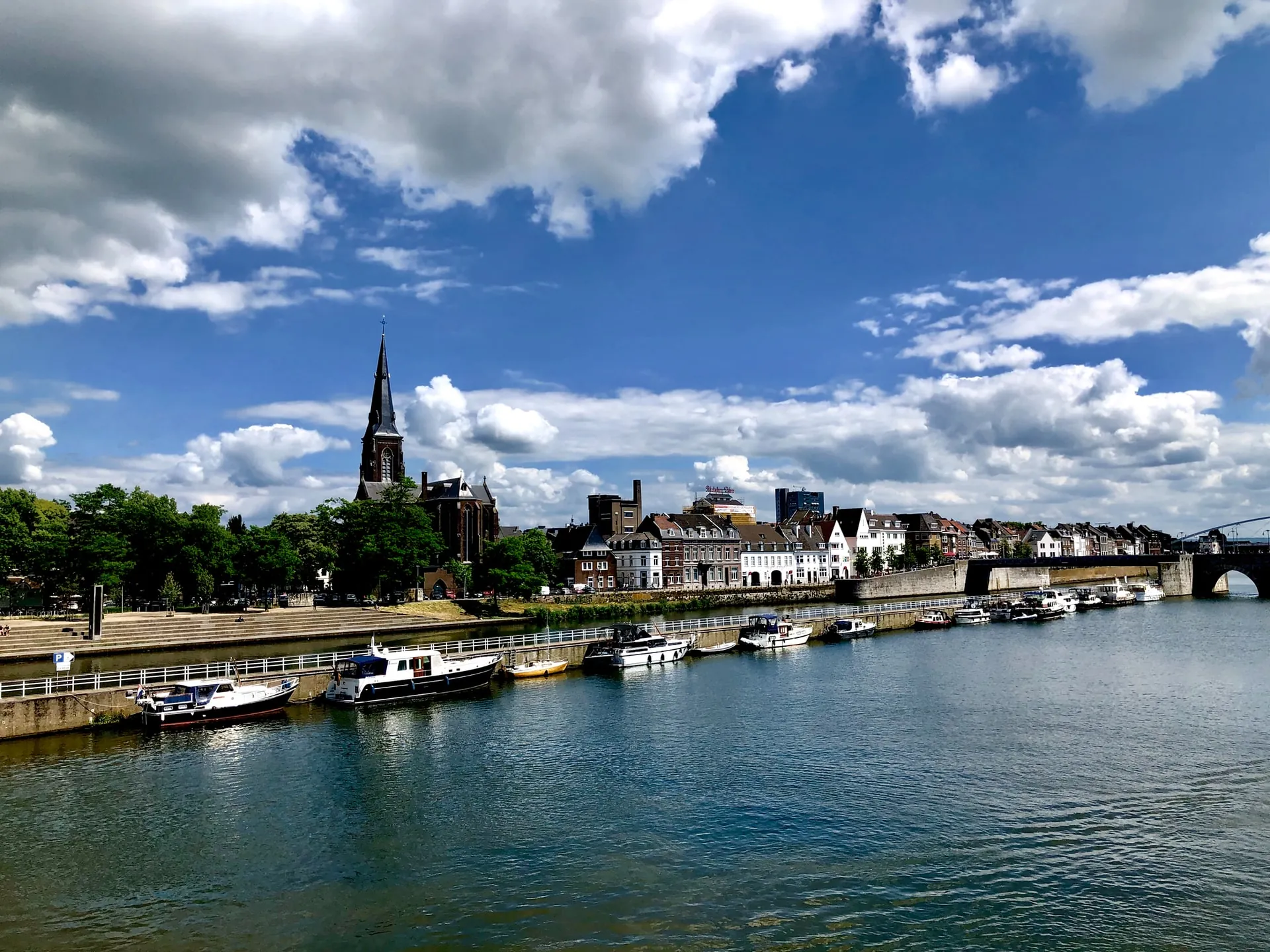 Maasboulevard en Maastricht - HOME Maastrich - Guía de Viajes Maastrich - Buendía