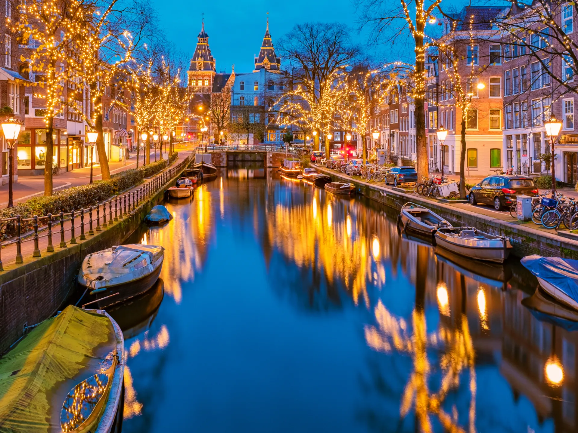 Canales de Ámsterdam Navidad - Los mejores destinos de Europa en el puente de diciembre 2022 - Blog - Buendía Tours