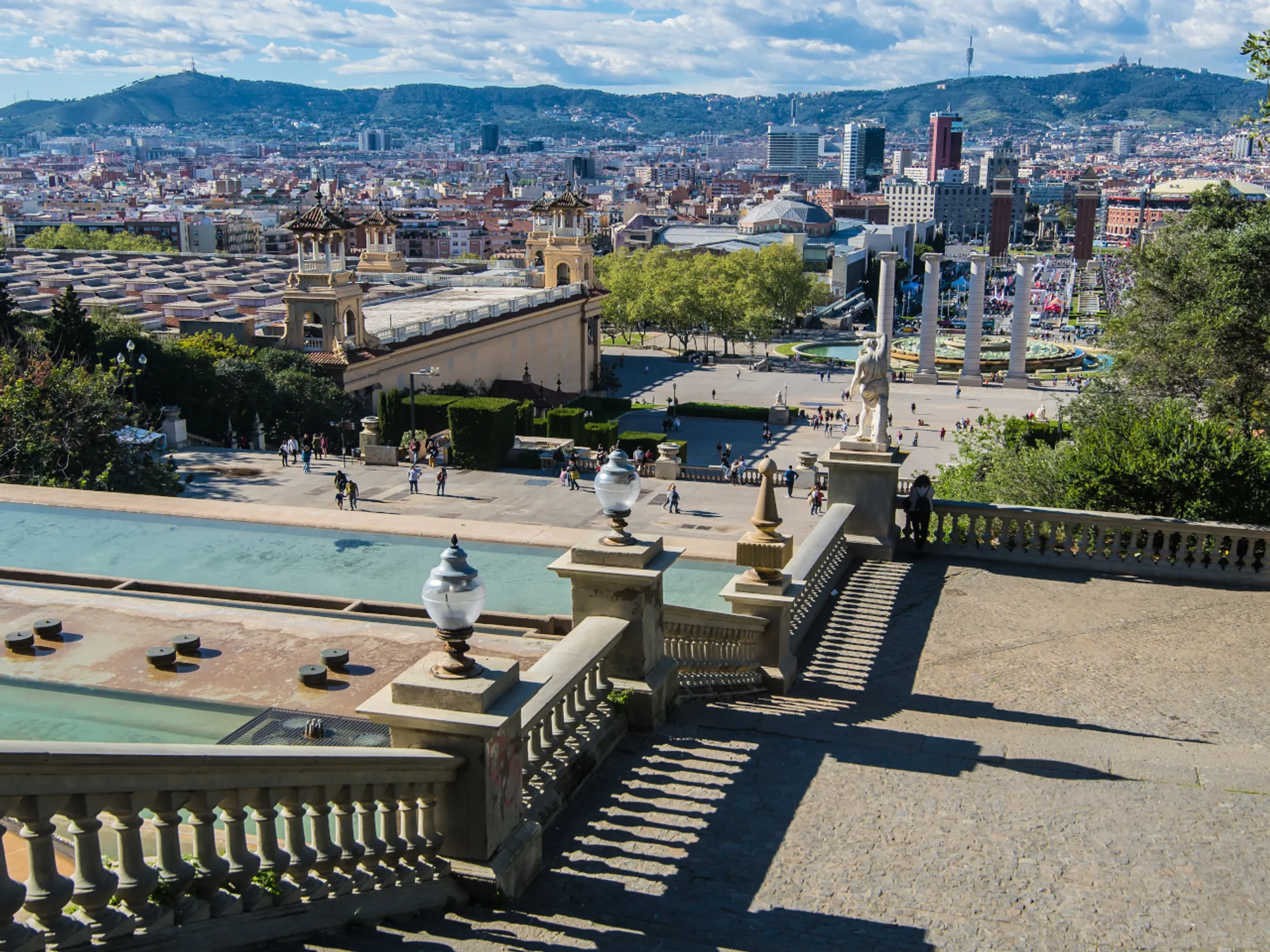 Vistas de Barcelona desde Montjuïc - Montjuïc de Barcelona - Qué ver en Barcelona - Guía de Viajes Barcelona - Buendía Tours