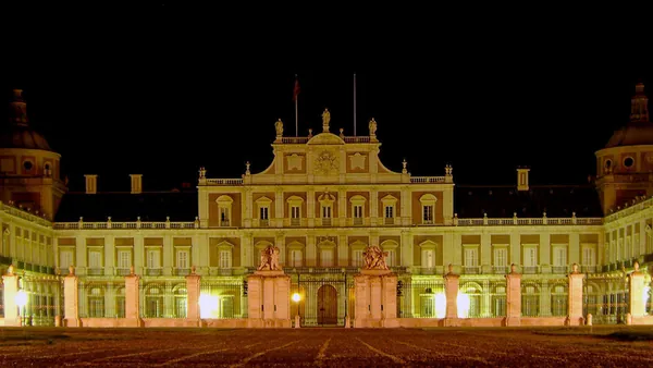 tour nocturno Aranjuez visita guiada noche Palacio Real atardecer Comunidad Madrid