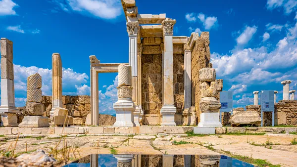 La antigua ciudad de Laodicea impacta por su belleza.