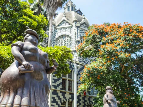 Arte urbano en Medellin, uno de los lugares más turísticos de la ciudad.