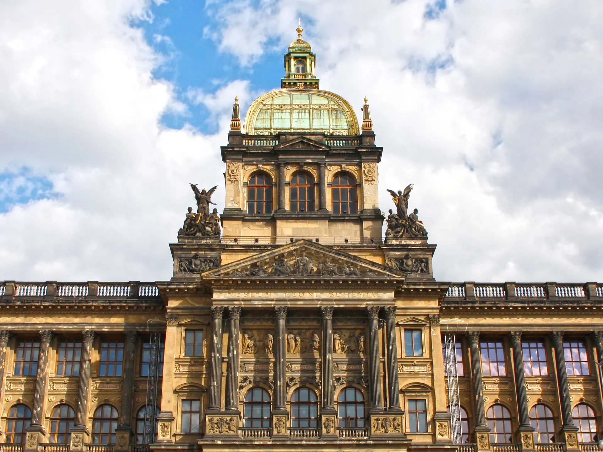 Museo Nacional de Praga - Museos de Praga - Guía de viaje Praga - Buendía Tours