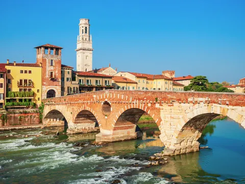 El puente de Verona te transportará a épocas de antiguas civilizaciones.