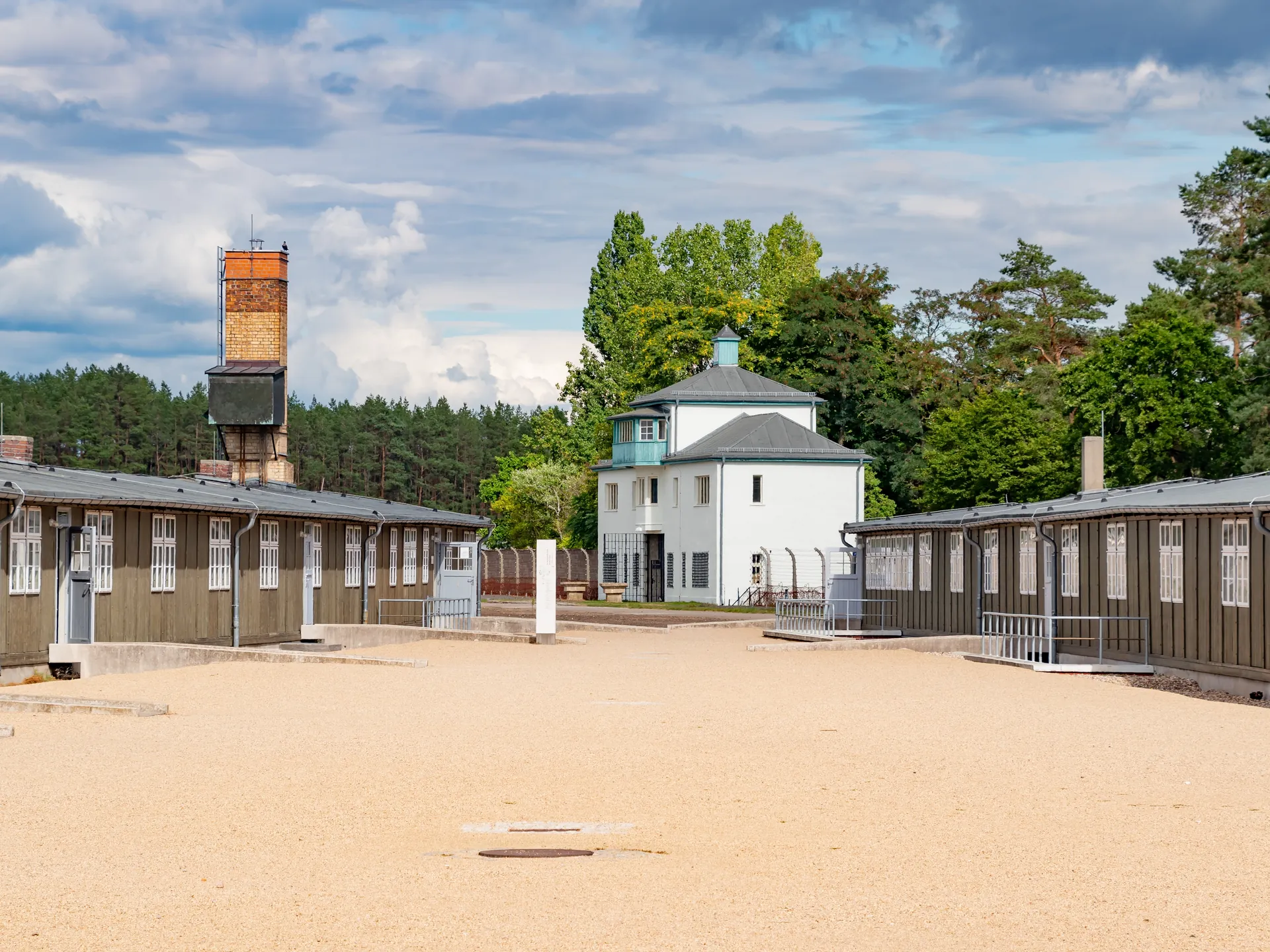 sachsenhausen entrada y barracones