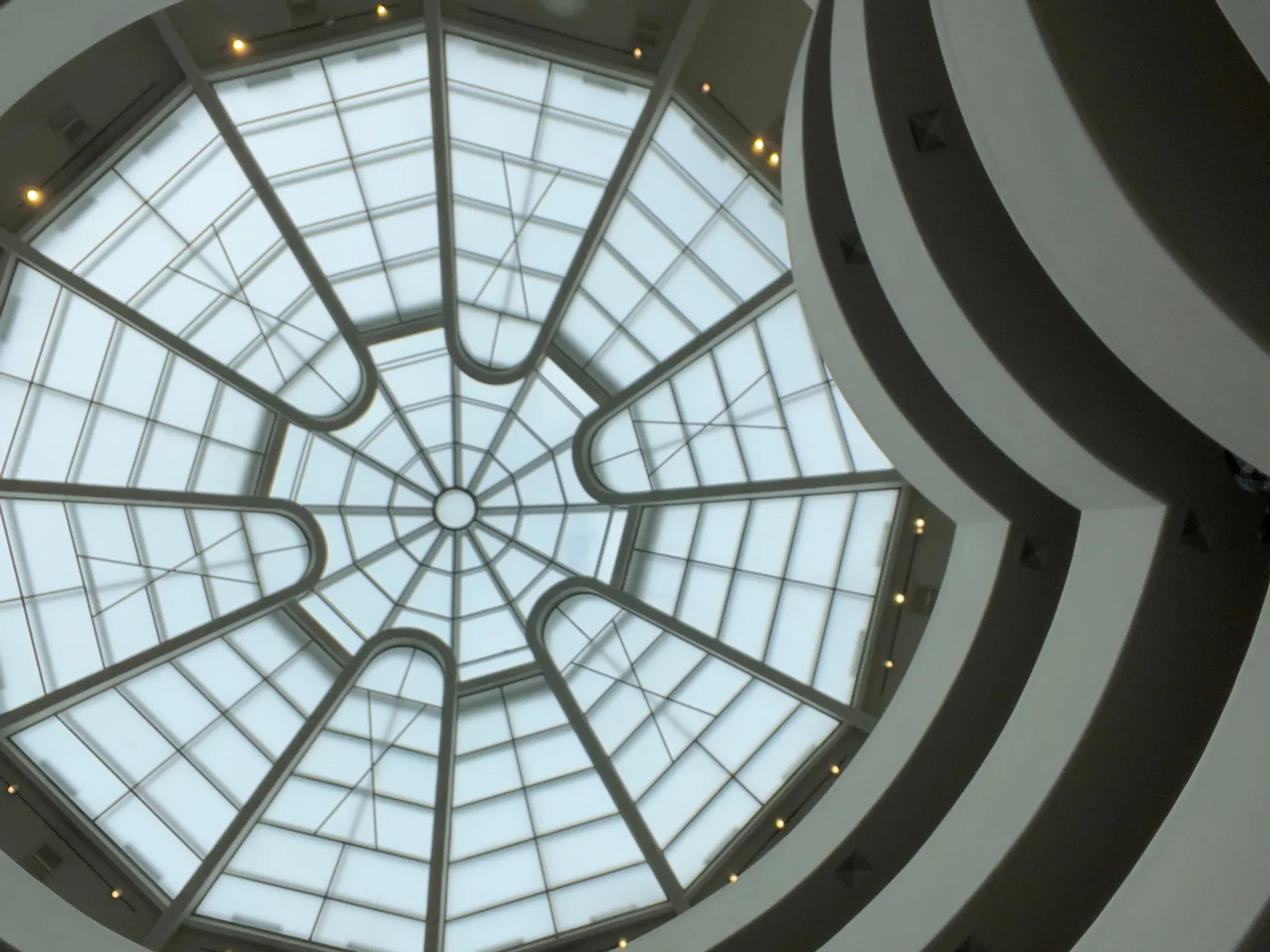 Cristalera del techo del interior del Museo Guggenheim - Museo Guggenheim de Nueva York - Museos de Nueva York - Qué ver en Nueva York - Guía de Viajes Nueva York - Buendía Tours