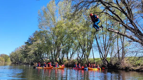 Salto Agua Descenso en Piragua Rio Agueda Salamanca