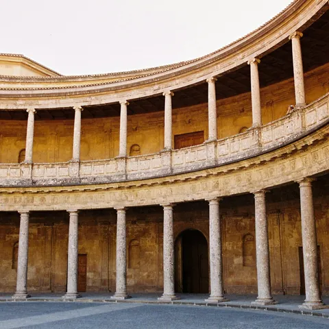 Patio circular del Palacio de Carlos V, Granada