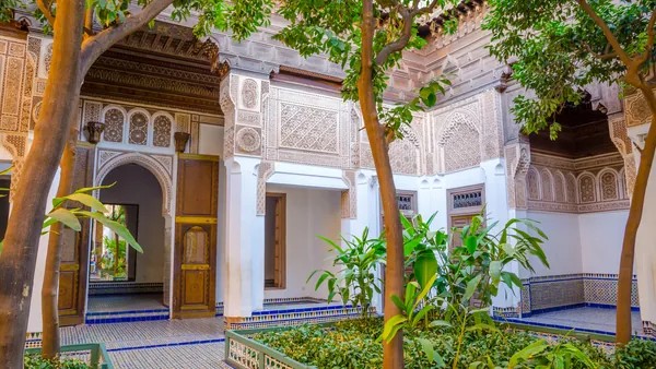 Patio interior del Palacio de la Bahía en Marrakech, Marruecos