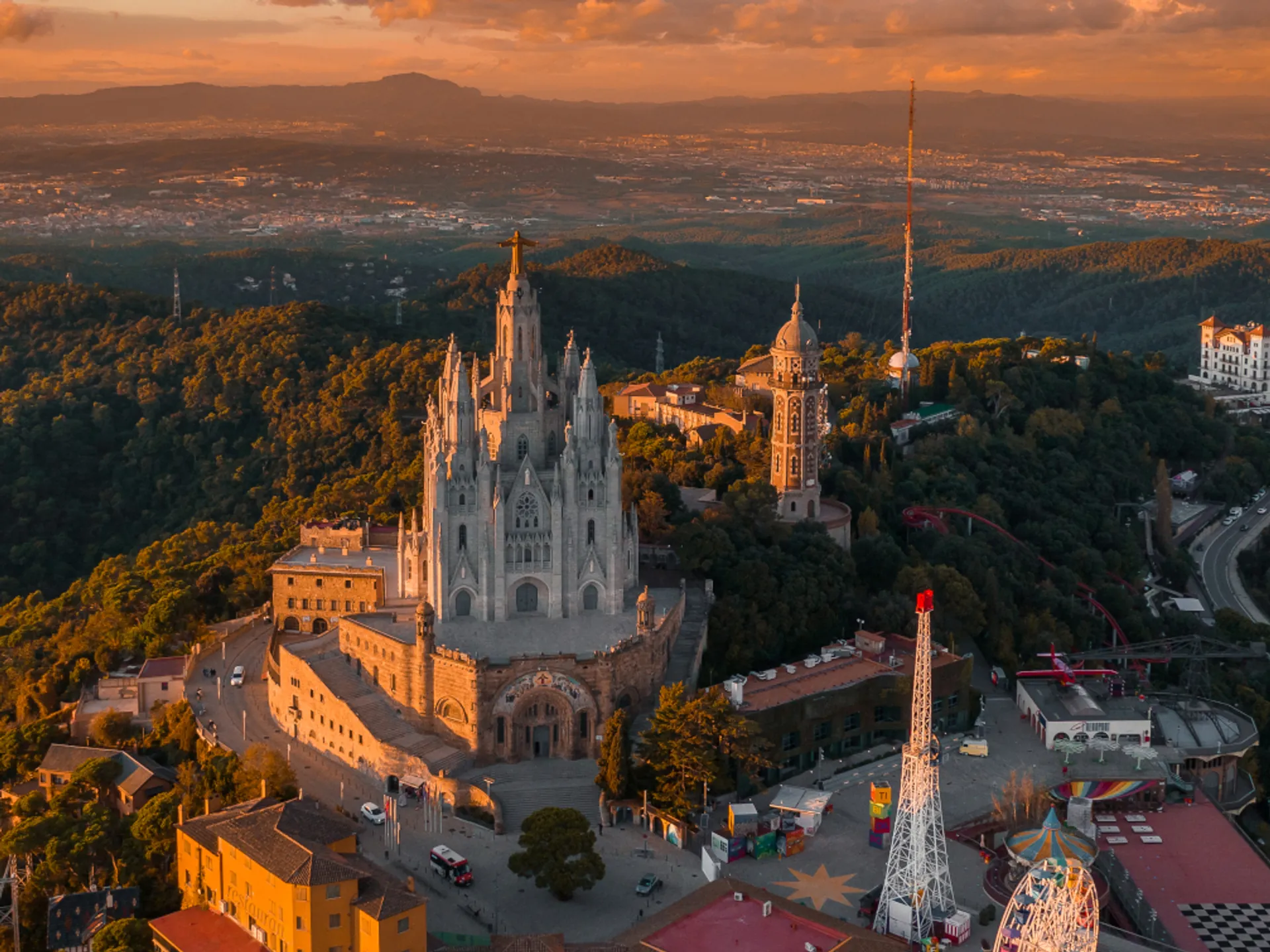 Templo expiatorio del Sagrado Corazón - 15 joyas arquitectónicas de Barcelona - Blog - Buendia Tours