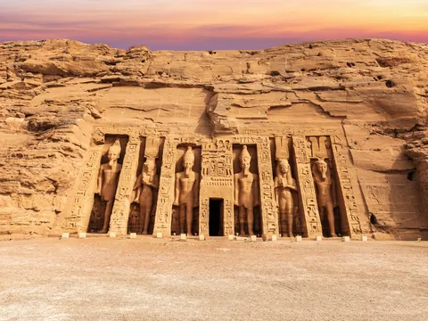 vista Templo Nefertari excursión a Abu Simbel desde Asuan excursiones y Actividades en Egipto